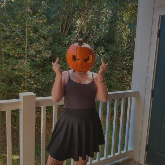 Meet your Posher, Britney - Picture 1 of 1